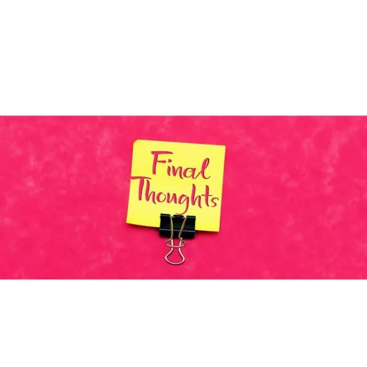 Yellow postot with final thoughts on a red background